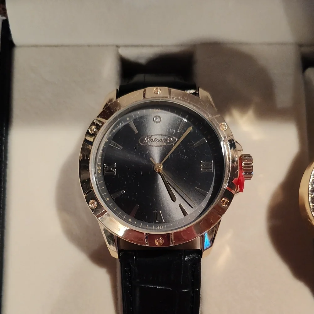 Watch Set - Picture 3 of 5